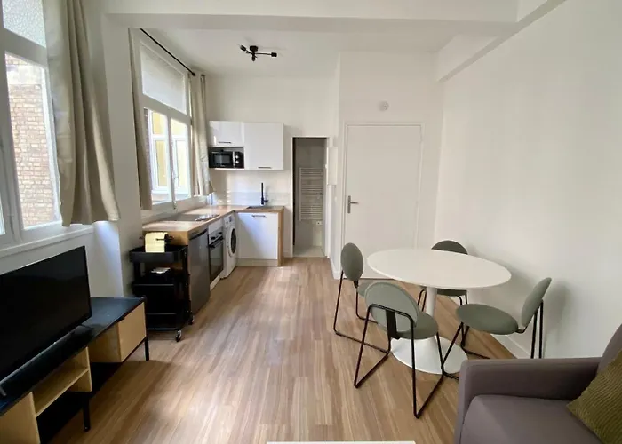 Appartement Renove Proche Grands Boulevards 4P